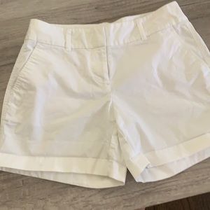white vineyard vines shorts!